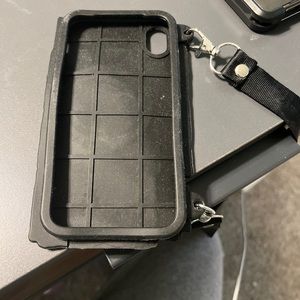 iPhone XR case that’s shaped like a camera